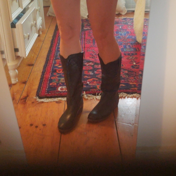 Boots - Picture 7 of 8